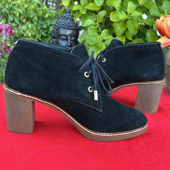 Tory Burch Black Suede Sherpa Lined Heeled Ankle Booties - Picture 9 of 17